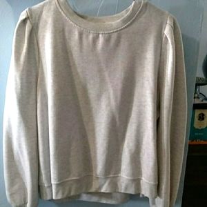 I'm selling a women's sweater.